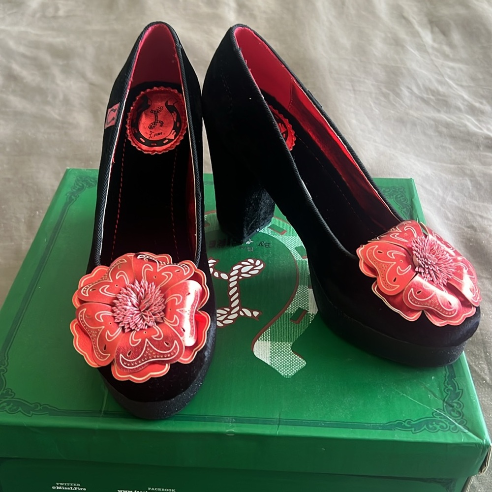 L fire heels